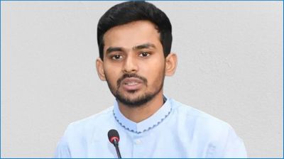 নিজের নাম উর্দুতে, অথচ ‘ইনকিলাব’ স্লোগানে তার রক্তক্ষরণ হয় : আসিফ মাহমুদ